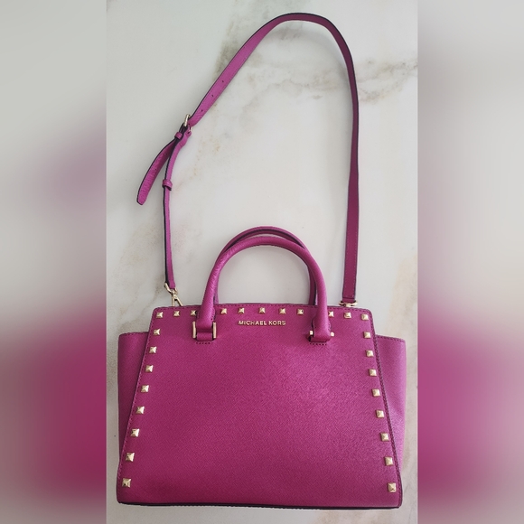 Gorgeous hot pink Michael Kors Selma Mdm Studded convertible crossbody bag - Picture 11 of 14
